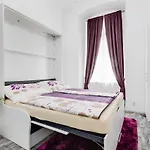 Apartment Thunovská 10