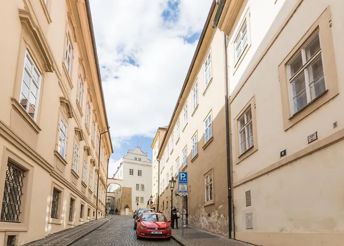 Apartment Thunovská 10